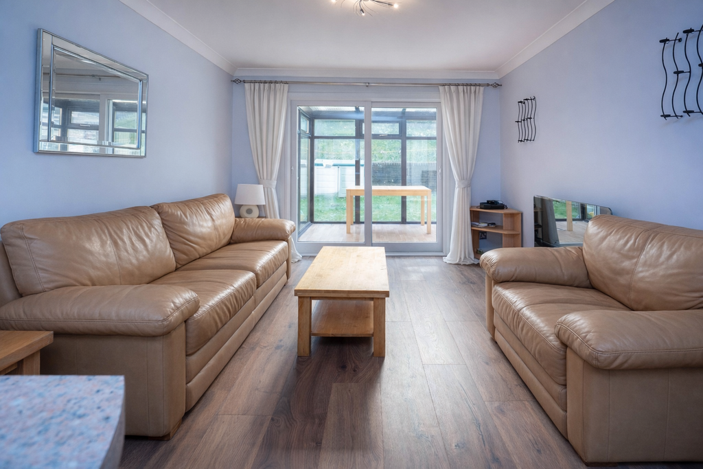 Property photo 3 of 13 Glamis Livingroom Shot