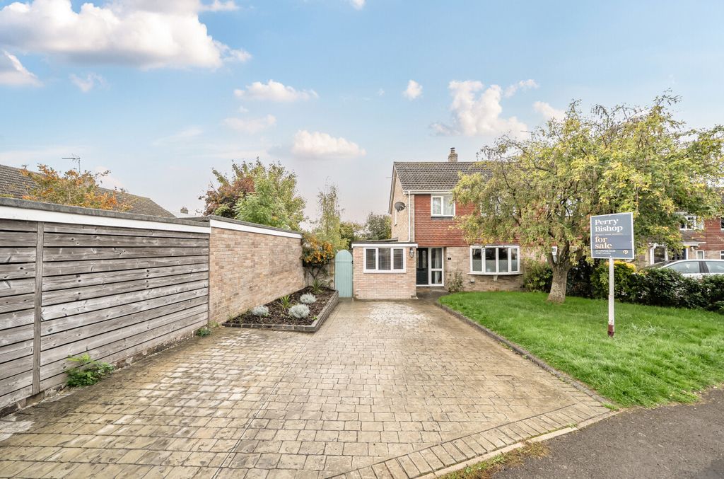 Property photo 1 of 19 Front