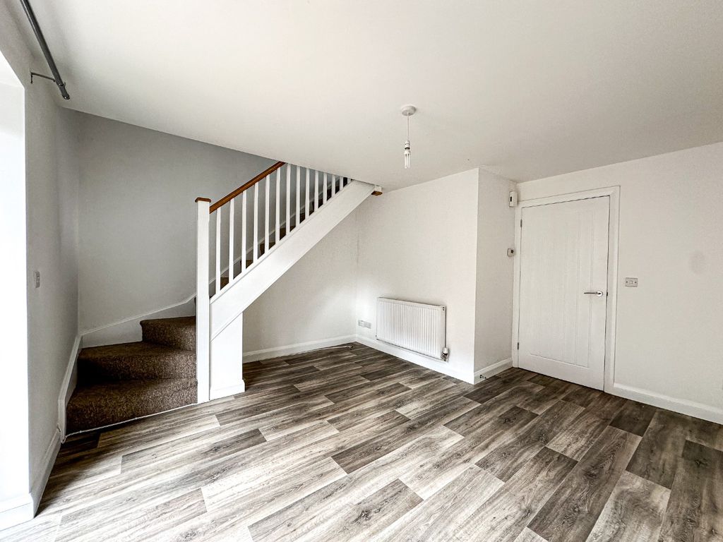 Property photo 3 of 16 4513354