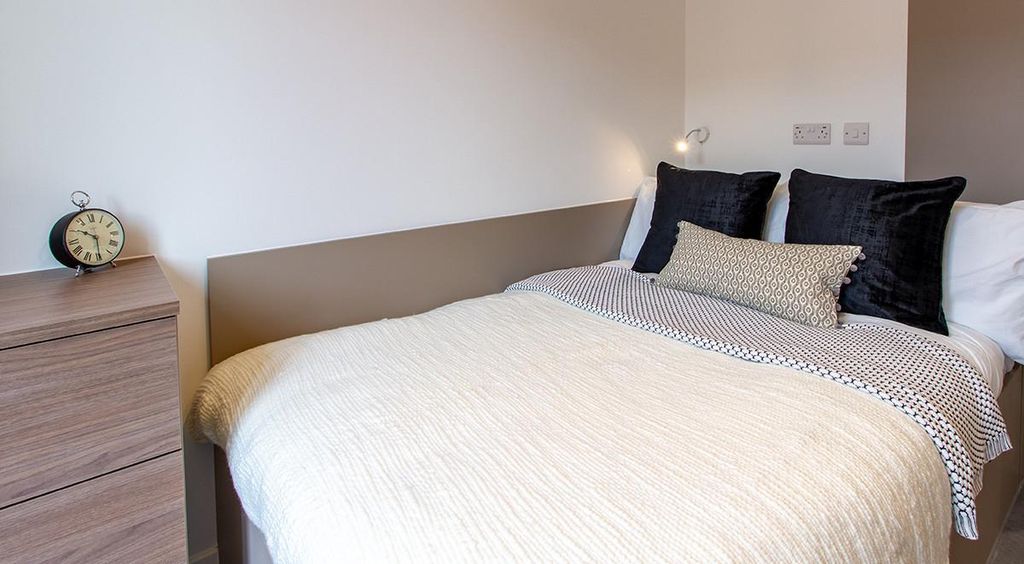 Property photo 3 of 25