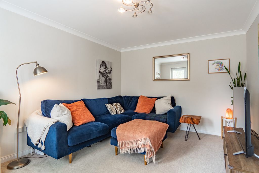 Property photo 2 of 40