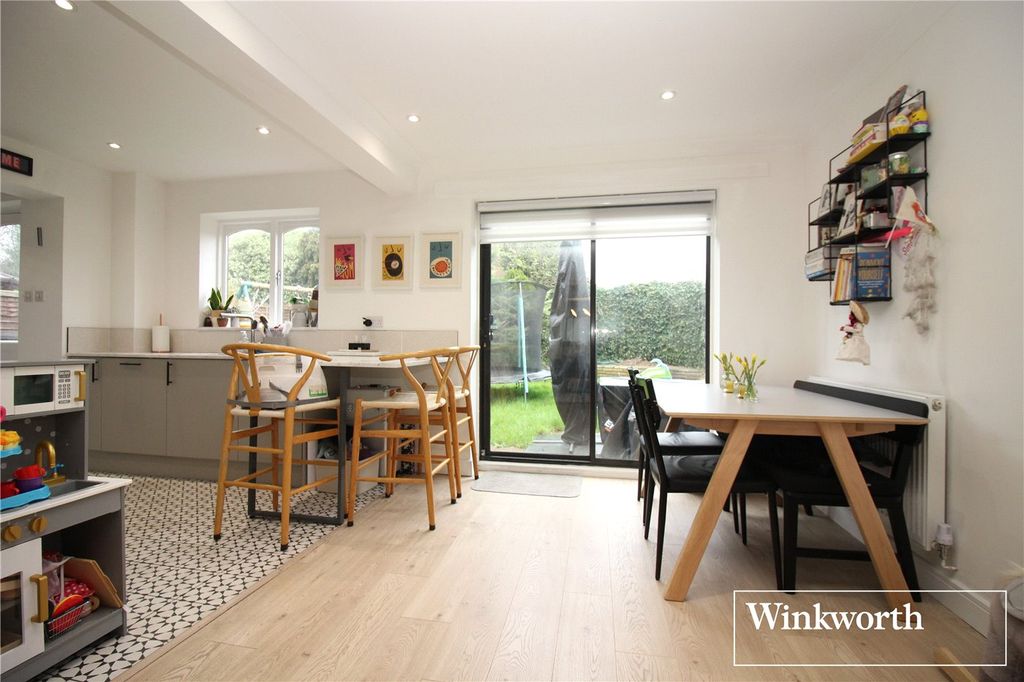 Property photo 2 of 18 Picture No. 14