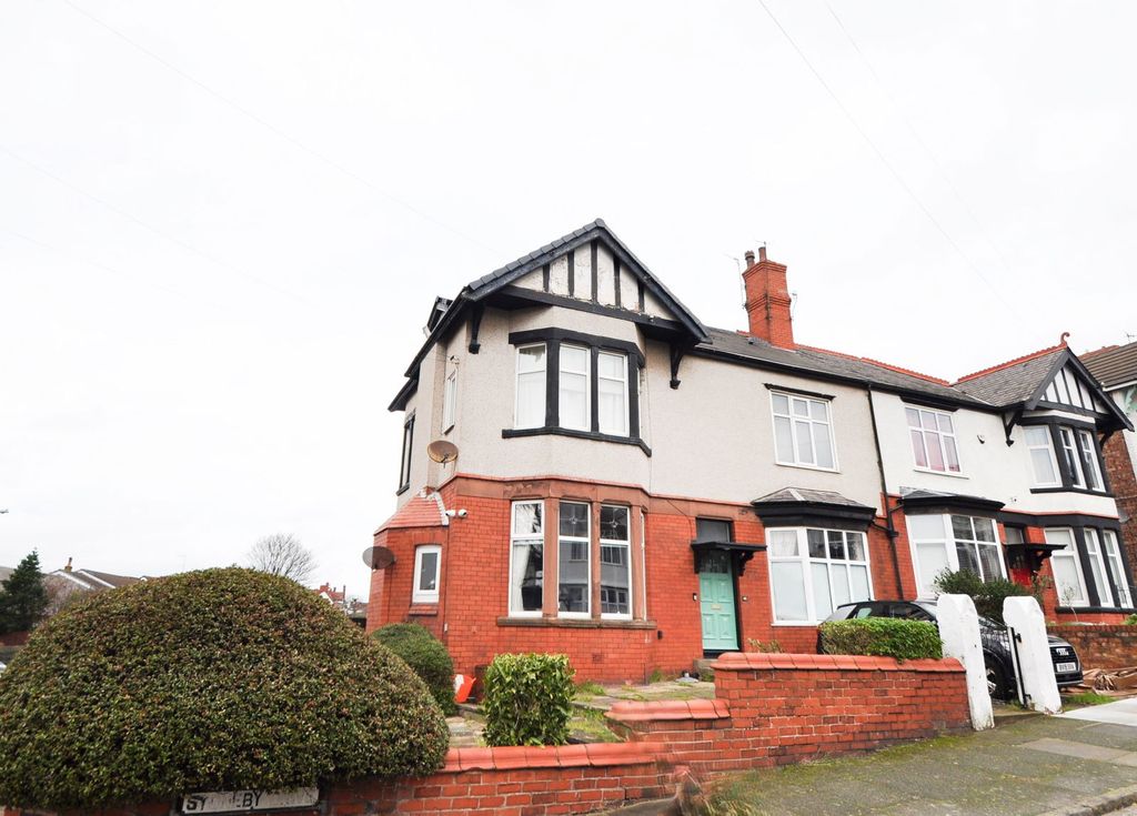 Property photo 1 of 32