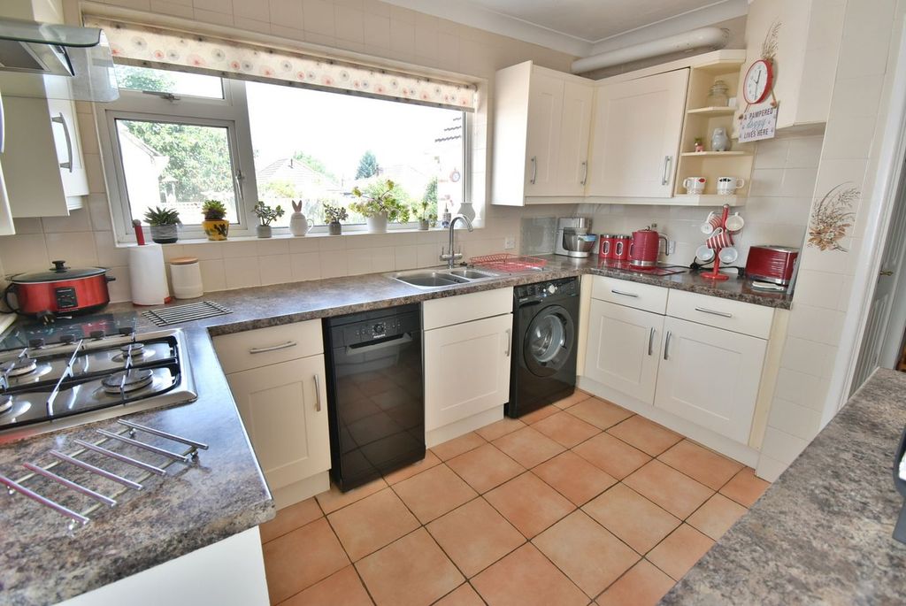 Property photo 3 of 25