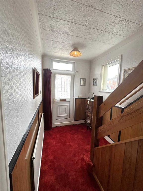 Property photo 2 of 15 Ground Floor