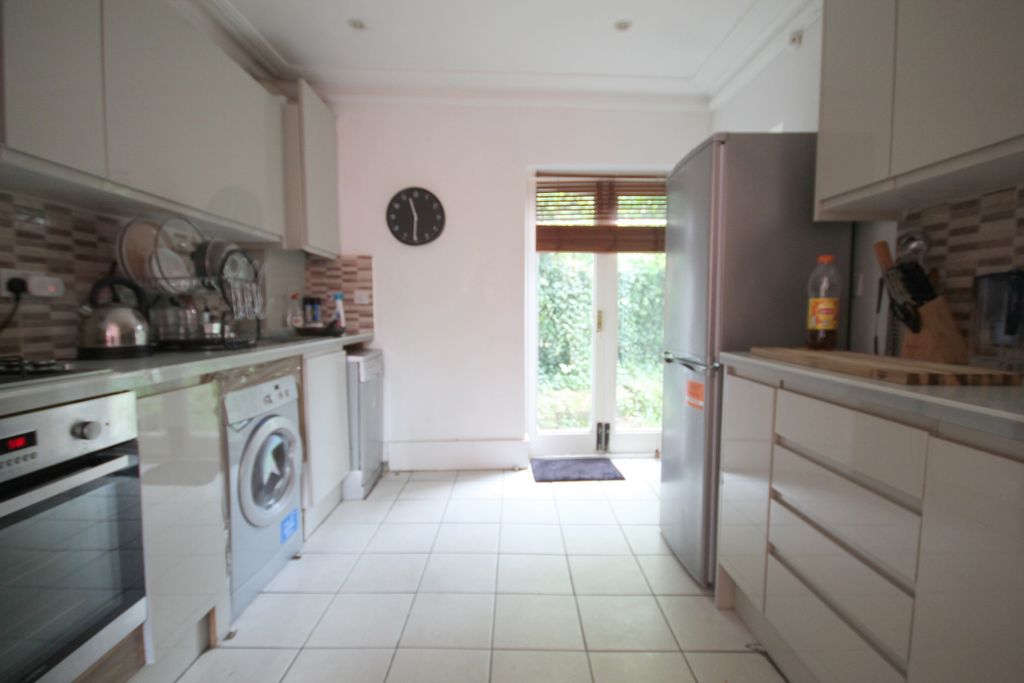 Property photo 2 of 4 Kitchen