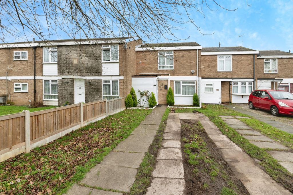 Property photo 1 of 18 156Ballardswalkballardswalkbasildonss155Jp-27