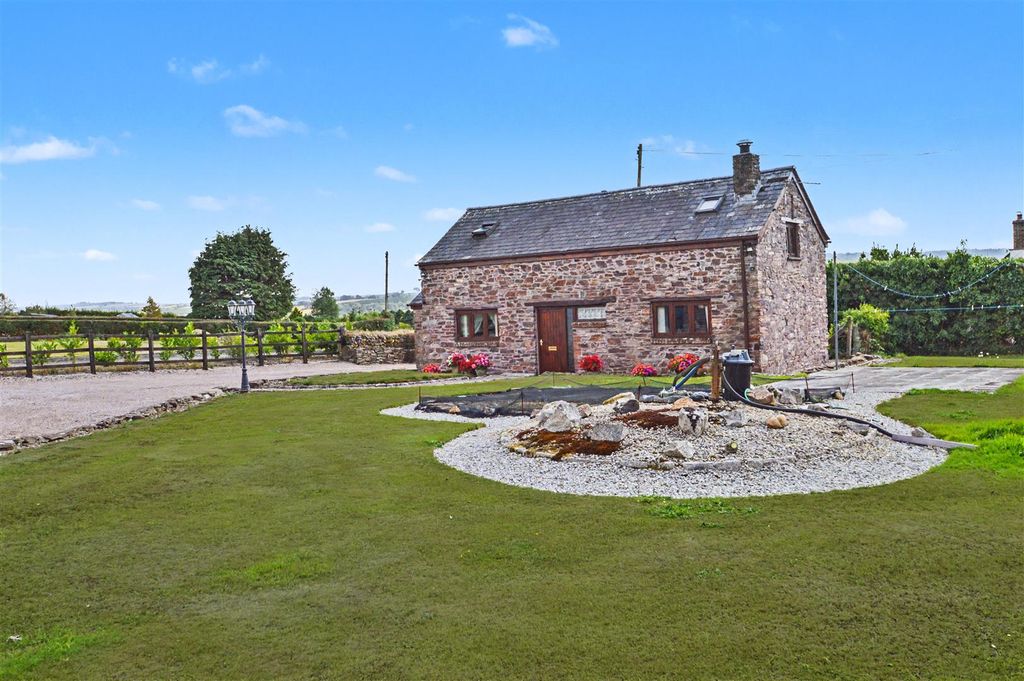 Property photo 2 of 23 Higher Beeches Barn