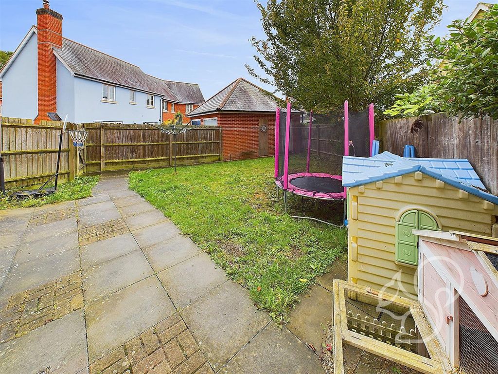 Property photo 3 of 16 Garden