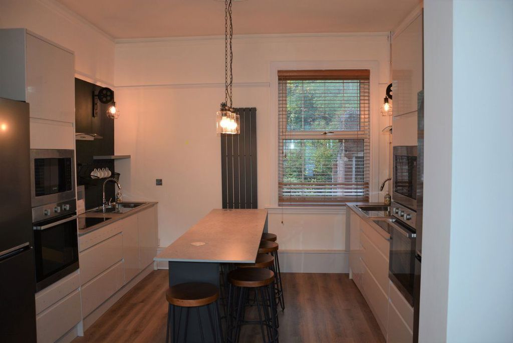 Property photo 3 of 31