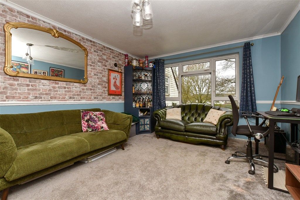 Property photo 2 of 10 Lounge