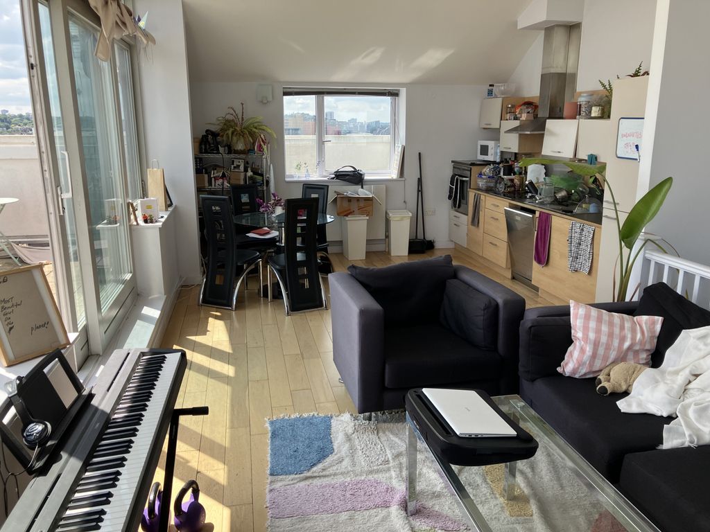 Property photo 3 of 17