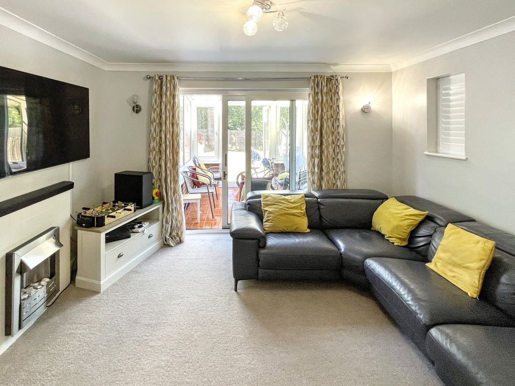 Property photo 3 of 17