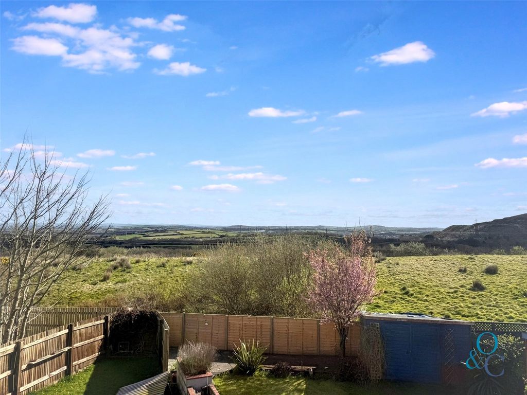 Property photo 2 of 14 Picture No. 11