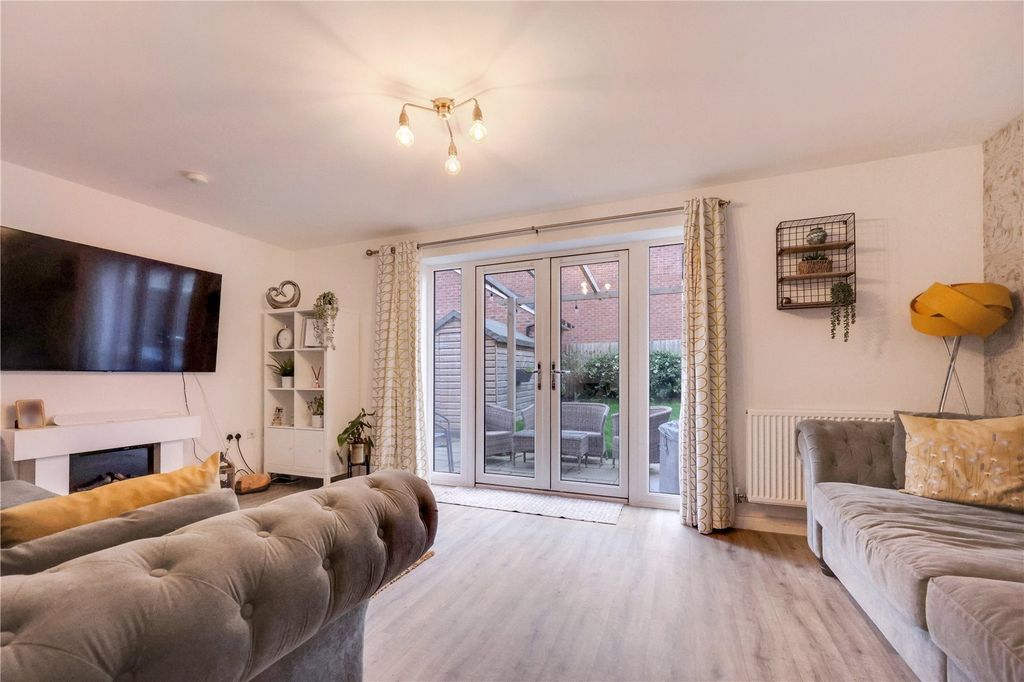 Property photo 2 of 15 Picture No. 04