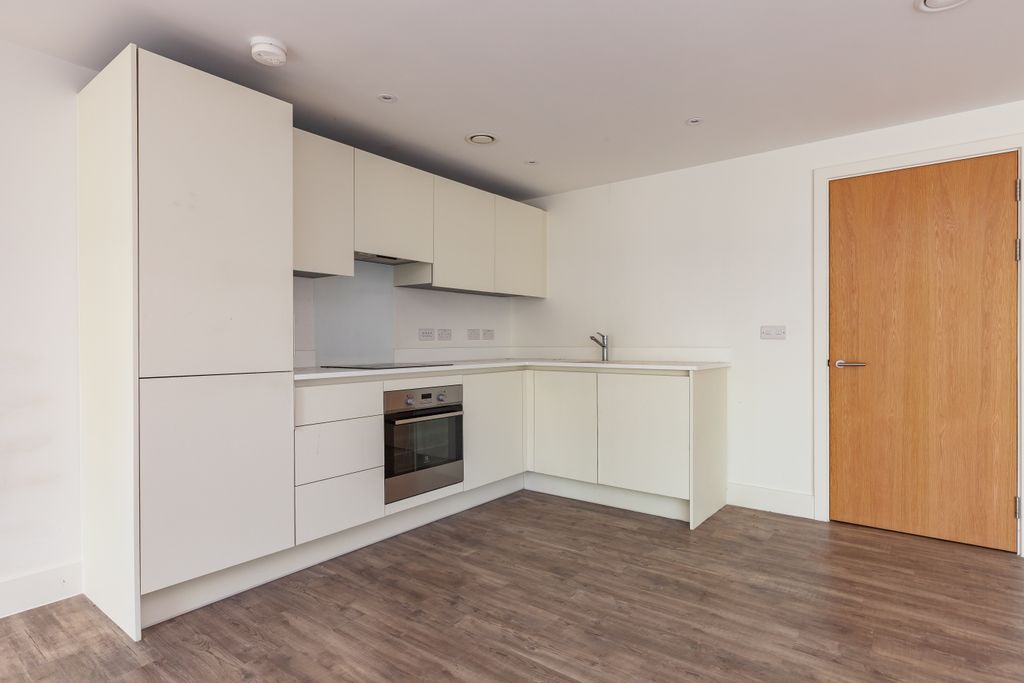 Property photo 3 of 8 Kitchen- Angle 1