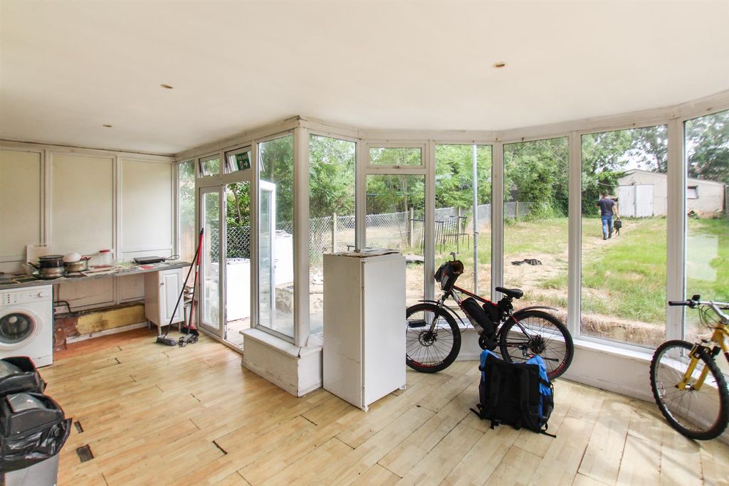 Property photo 3 of 10 3.Jpg