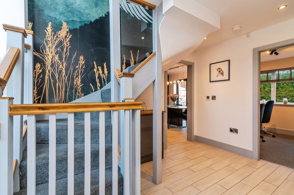 Property photo 3 of 22 Img_8799