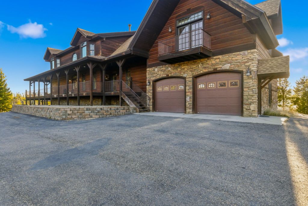 Property photo 1 of 64