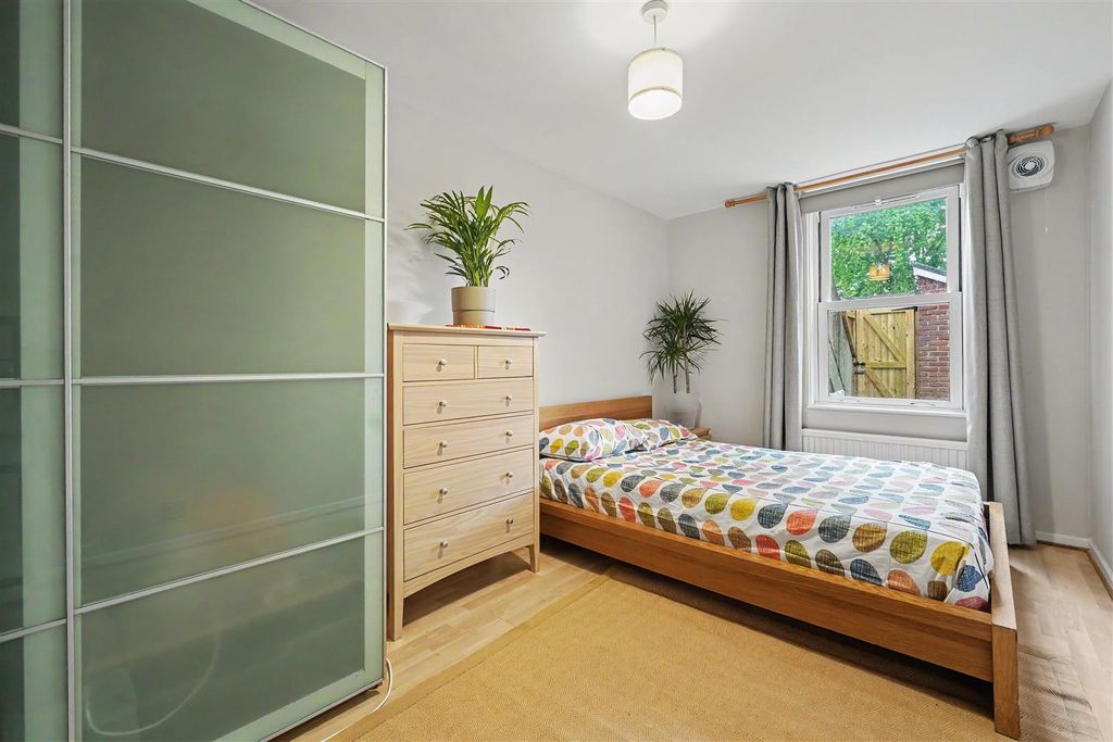 Property photo 2 of 6 Flat 48, Clapham Park Road Sw4 7Be-No Watermark-2.