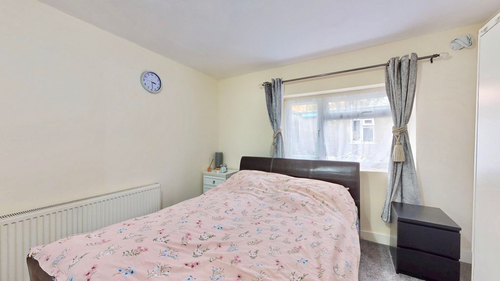 Property photo 3 of 37