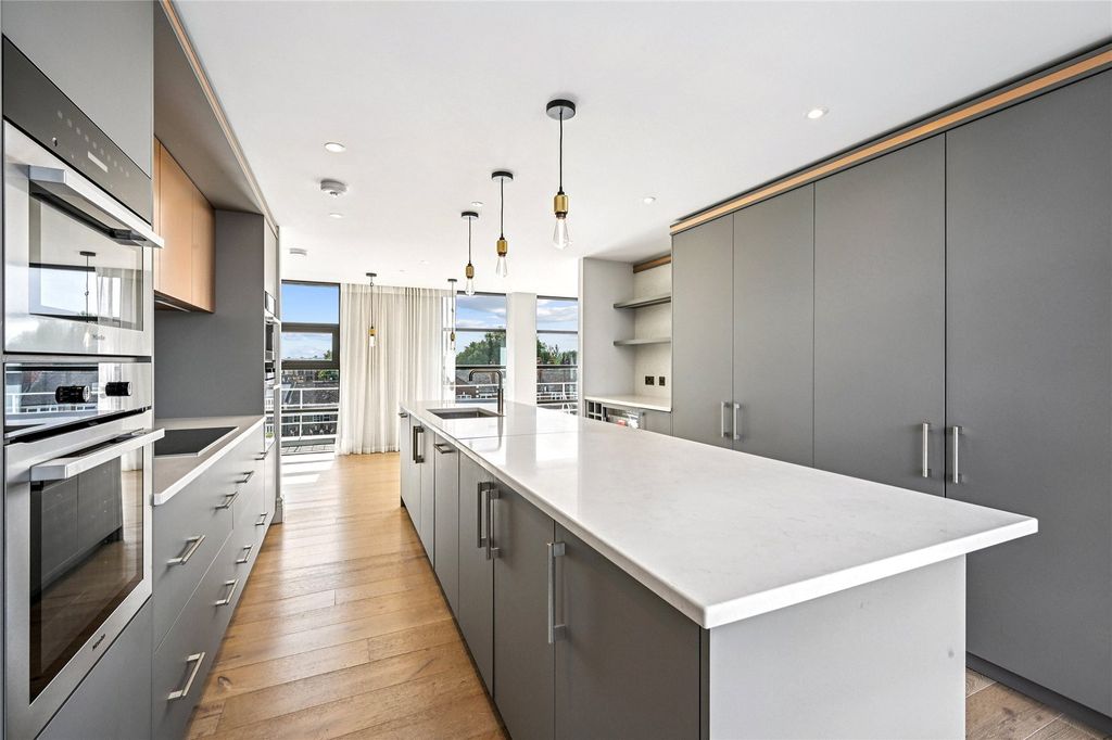 Property photo 2 of 16 Kitchen