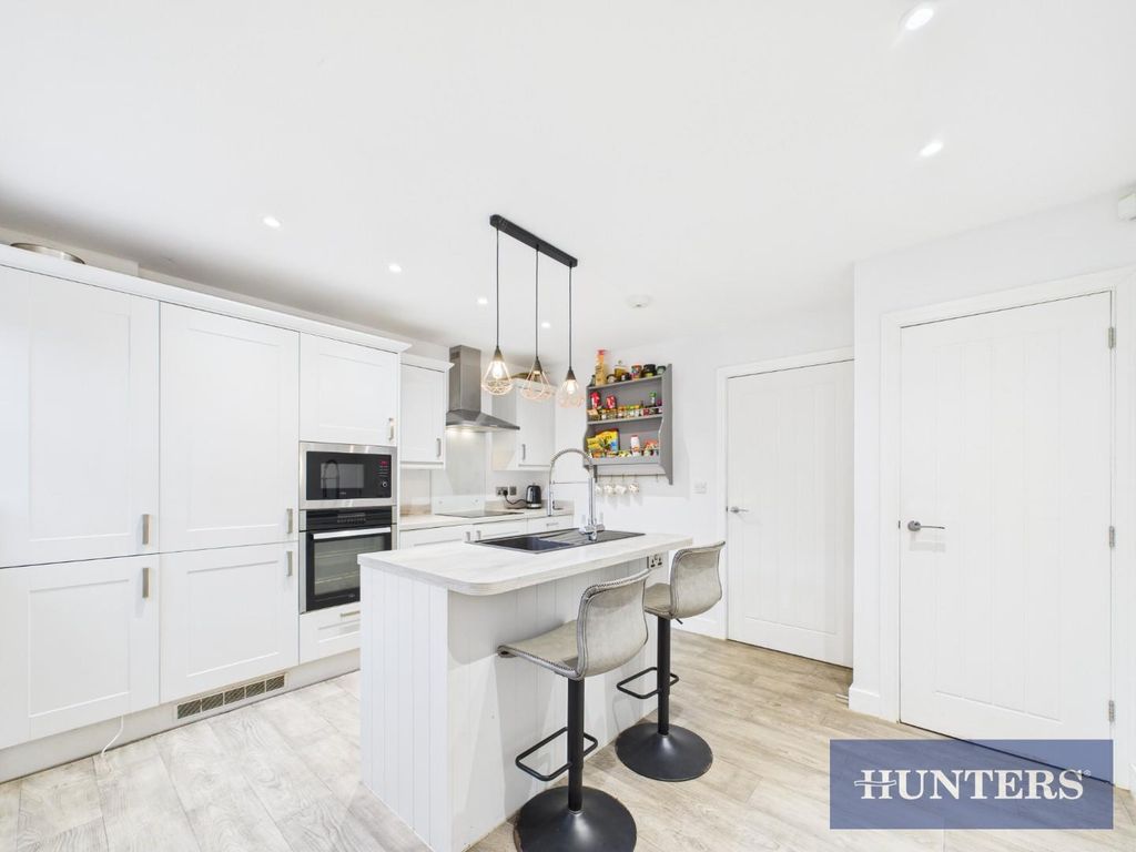 Property photo 2 of 15 Cam01494G0-Pr0463-Still011.Jpg