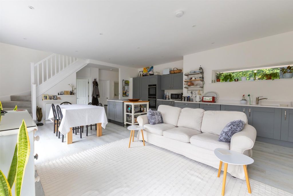 Property photo 2 of 34 Open Plan Living