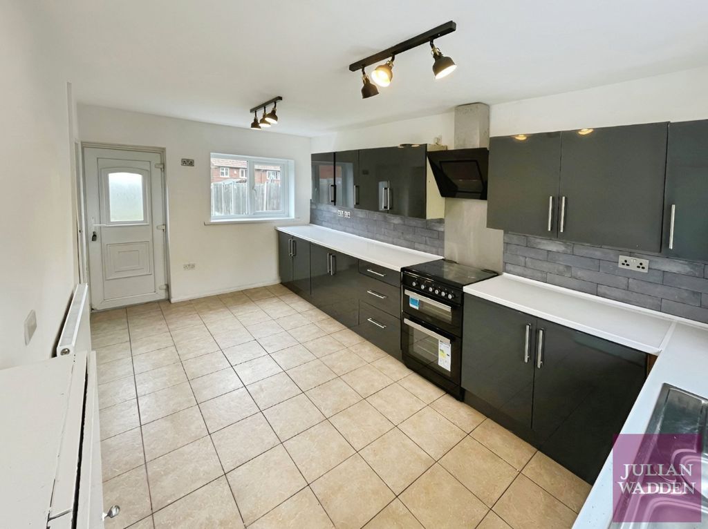 Property photo 3 of 10 Picture No. 20