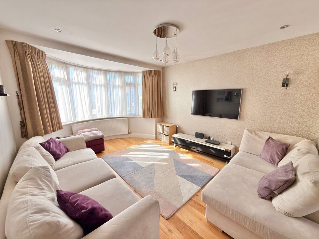 Property photo 3 of 21