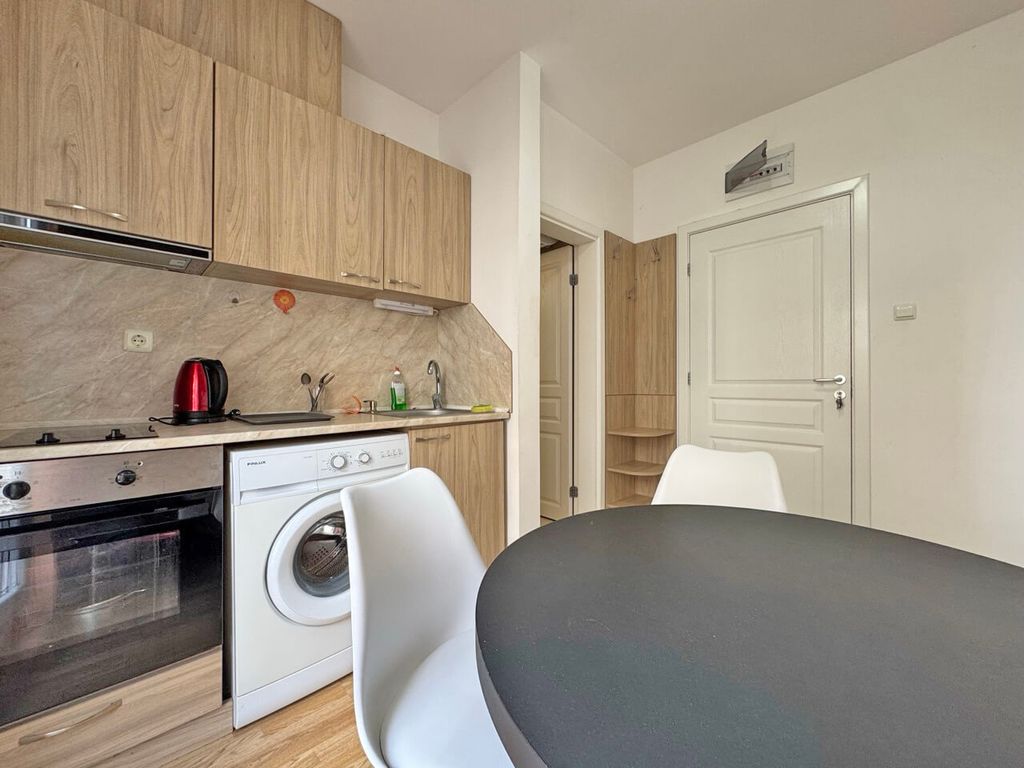 Property photo 2 of 10