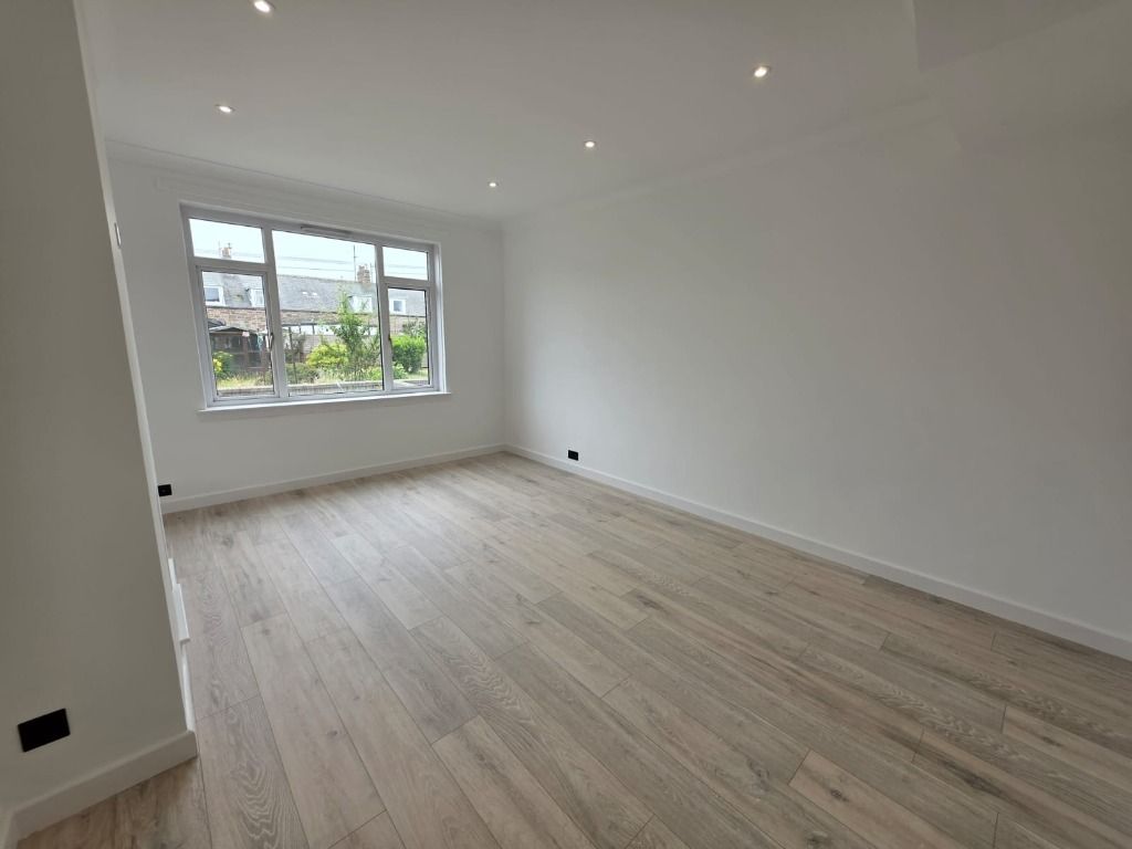 Property photo 3 of 11 Photo 3