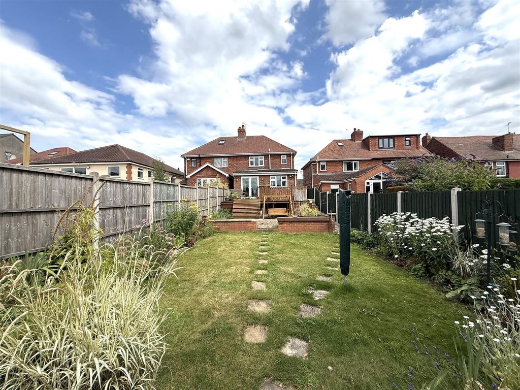 Property photo 2 of 21 Belper Road 305.Jpg