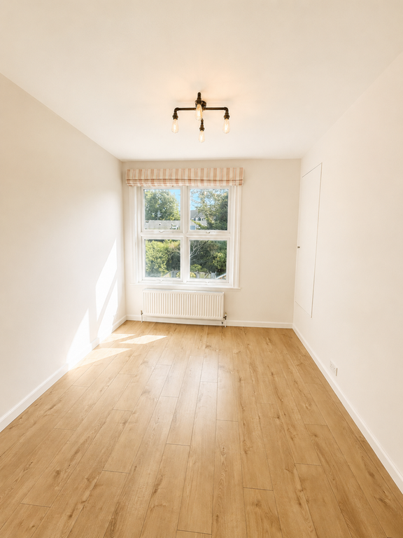 Property photo 3 of 10 Bedroom