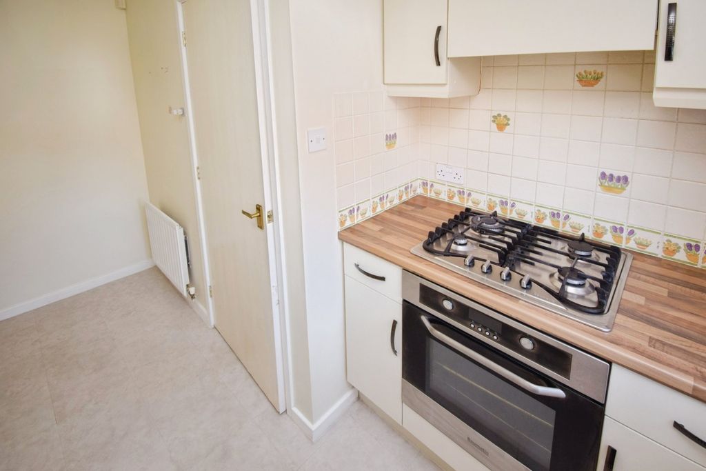 Property photo 2 of 18 Kitchen