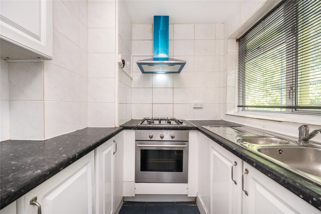 Property photo 3 of 6 Kitchen