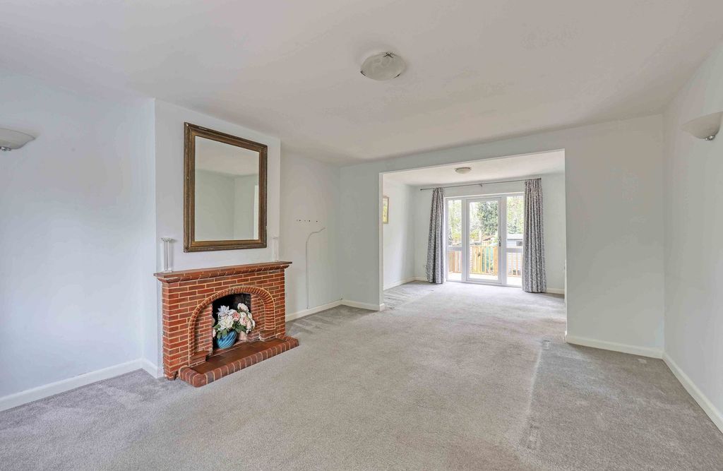 Property photo 2 of 18