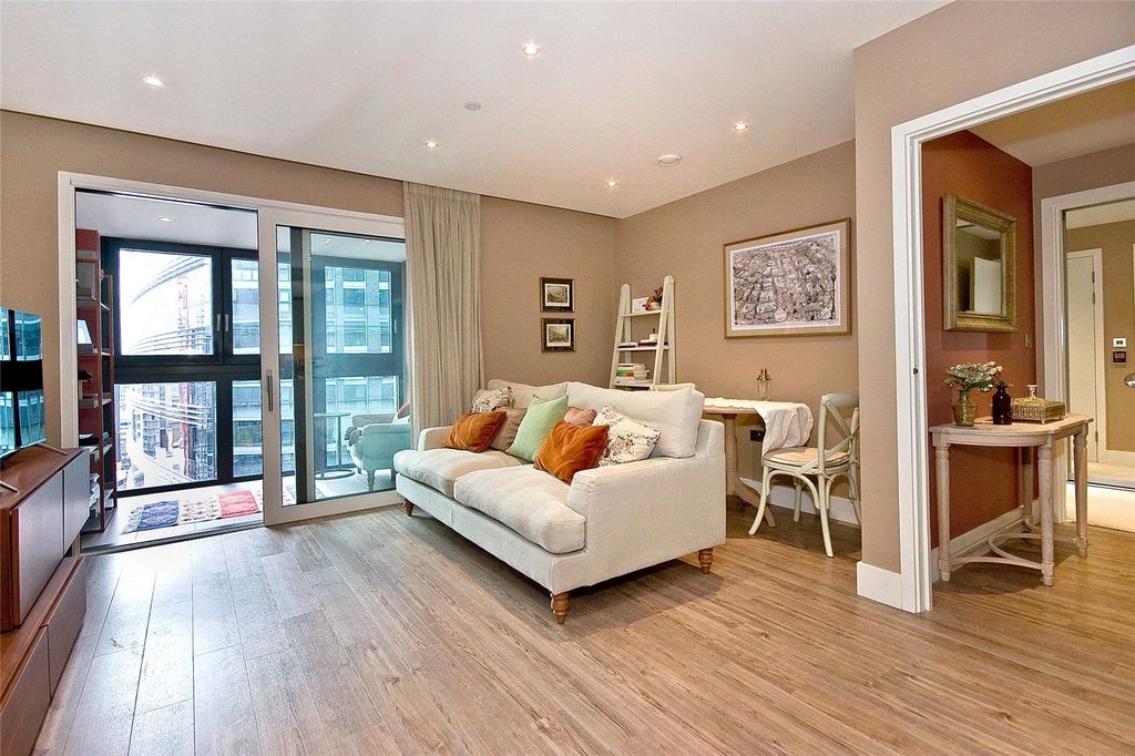 Property photo 3 of 12 Picture No. 06