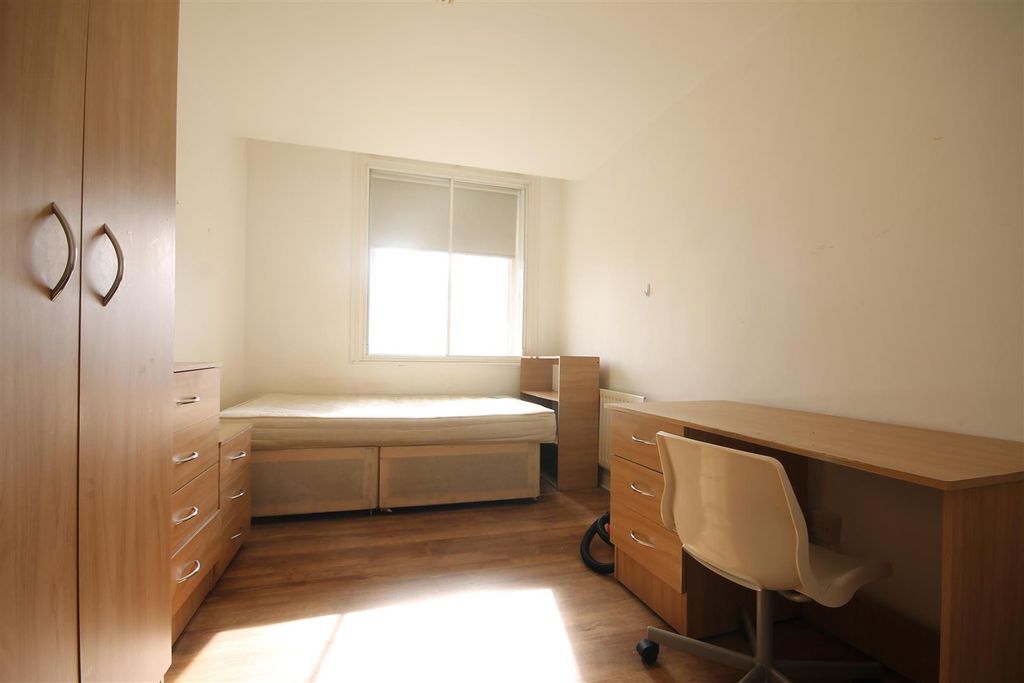 Property photo 3 of 10 18232.Jpg