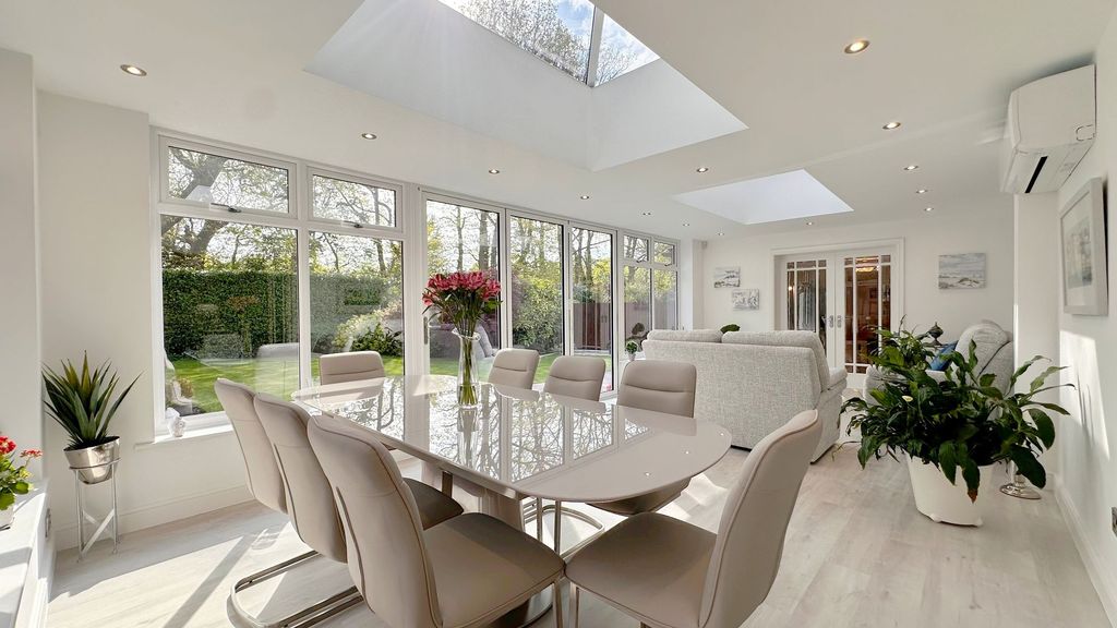 Property photo 2 of 41 Orangery