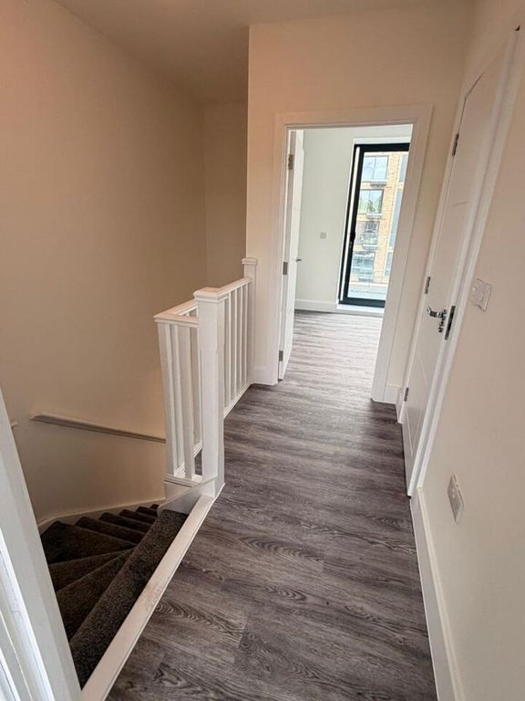 Property photo 3 of 16 Hallway