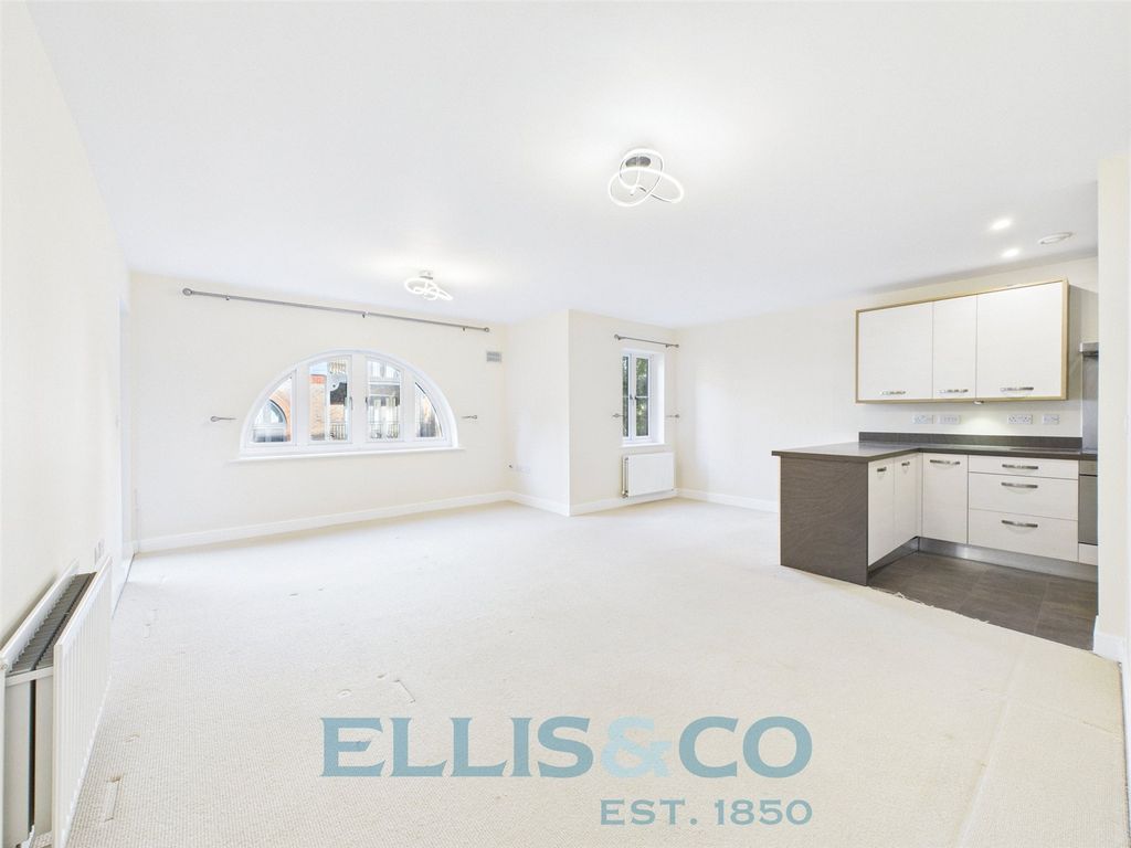 Property photo 2 of 14 Picture No. 30