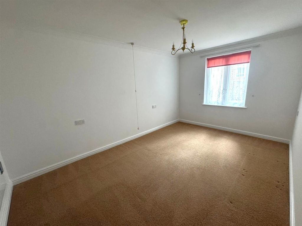 Property photo 2 of 7 Bedroom 1.Jpg