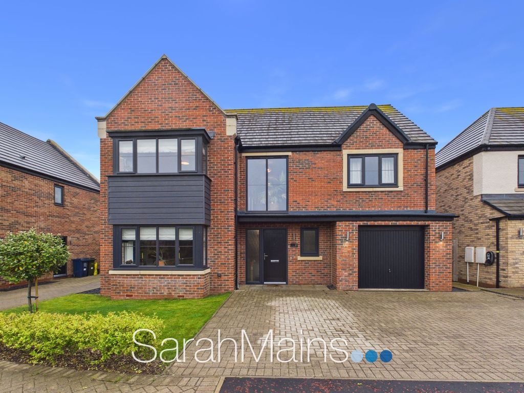 Property photo 1 of 17 External