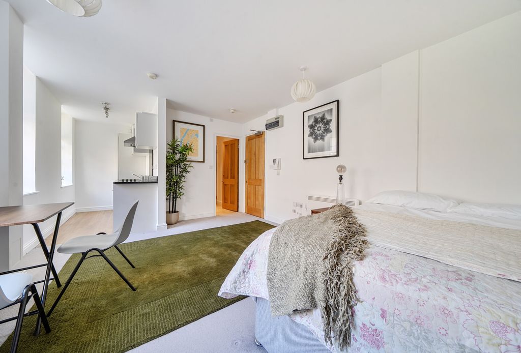 Property photo 1 of 19 1-69d71Bc76Fbf9-1...