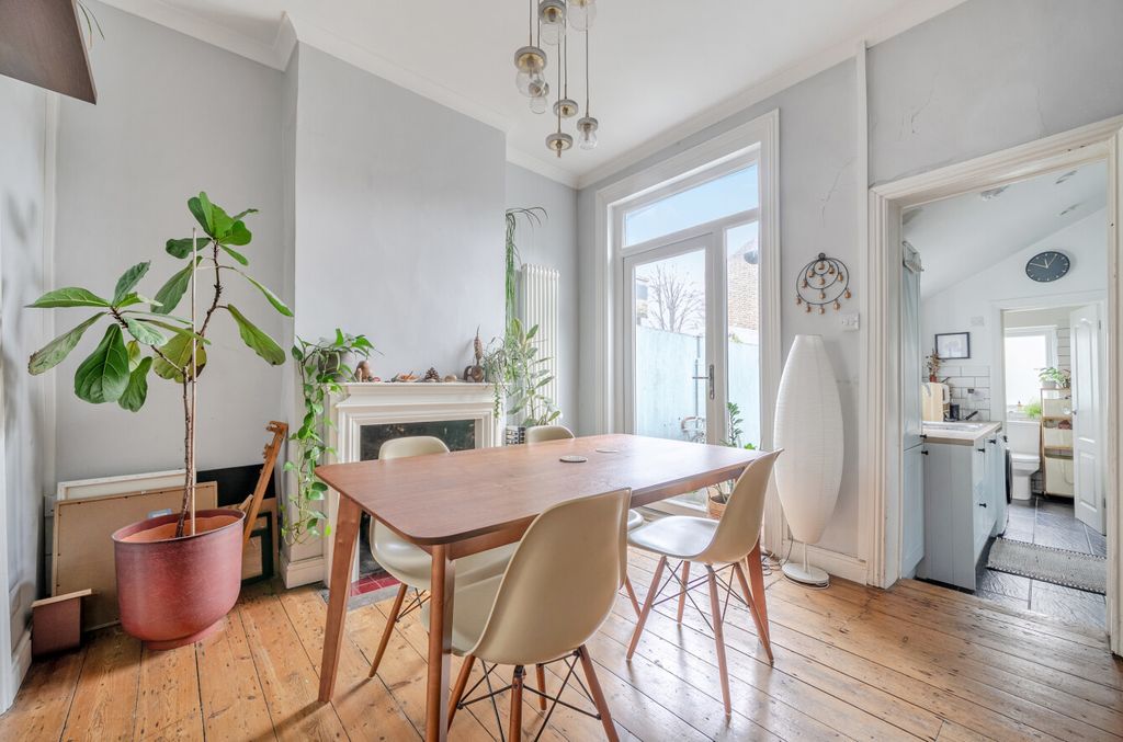 Property photo 3 of 15 1405252-16-698103...