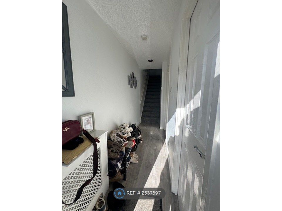 Property photo 3 of 32 Inner Hall Of Property