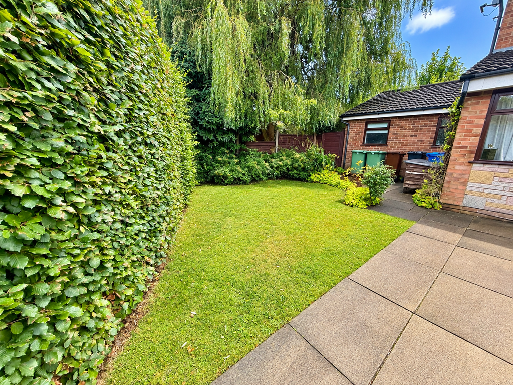 Property photo 2 of 26 Front Garden