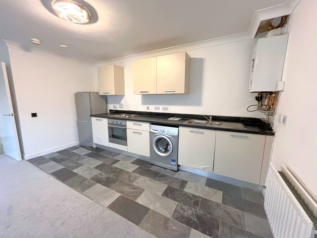 Property photo 3 of 9 09Kitchen