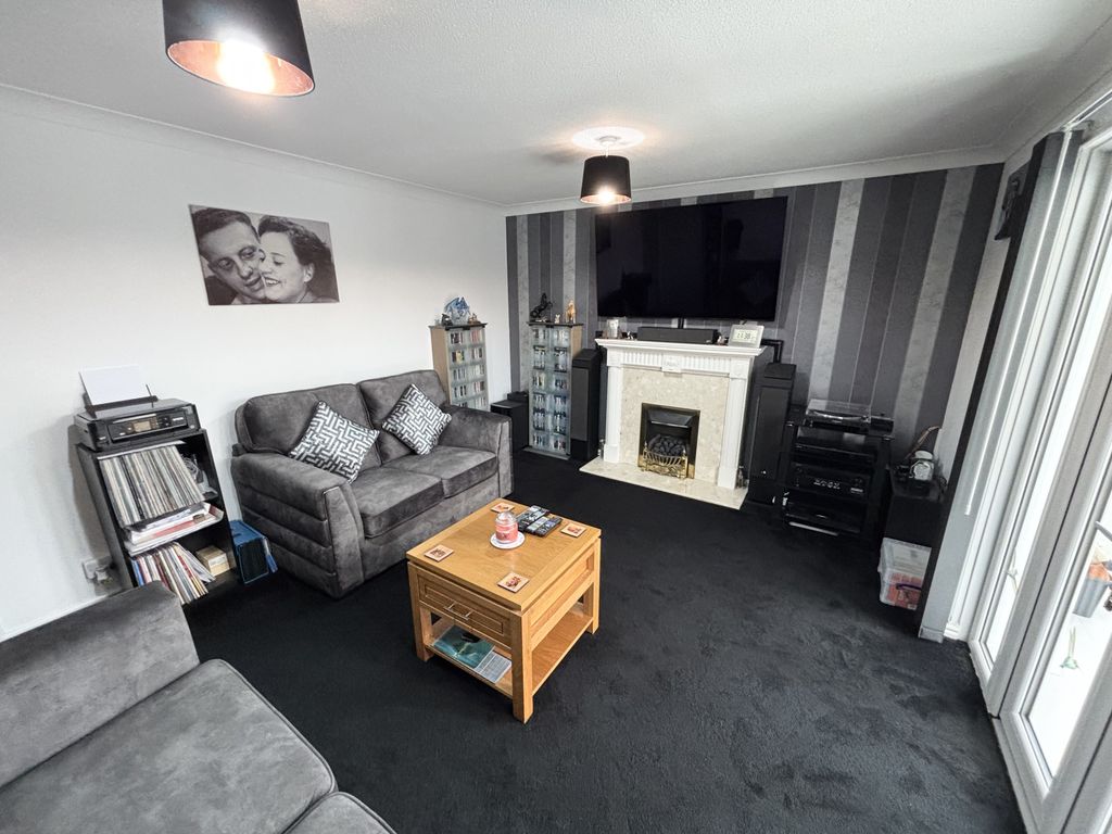 Property photo 2 of 24